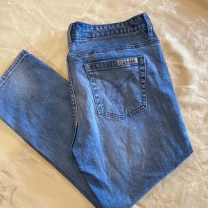 Womens Calvin Klein ultimate skinny capris. Size 8, W29